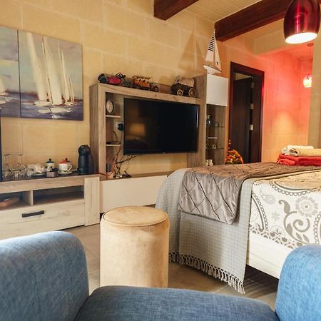 Ajuga Luxury Boutique B&B Qala Exterior photo