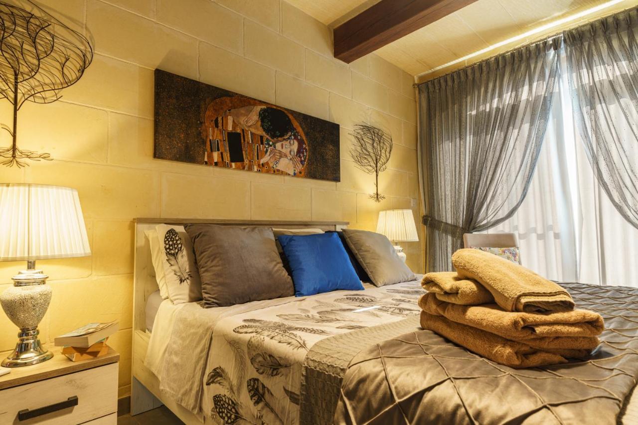 Ajuga Luxury Boutique B&B Qala Exterior photo