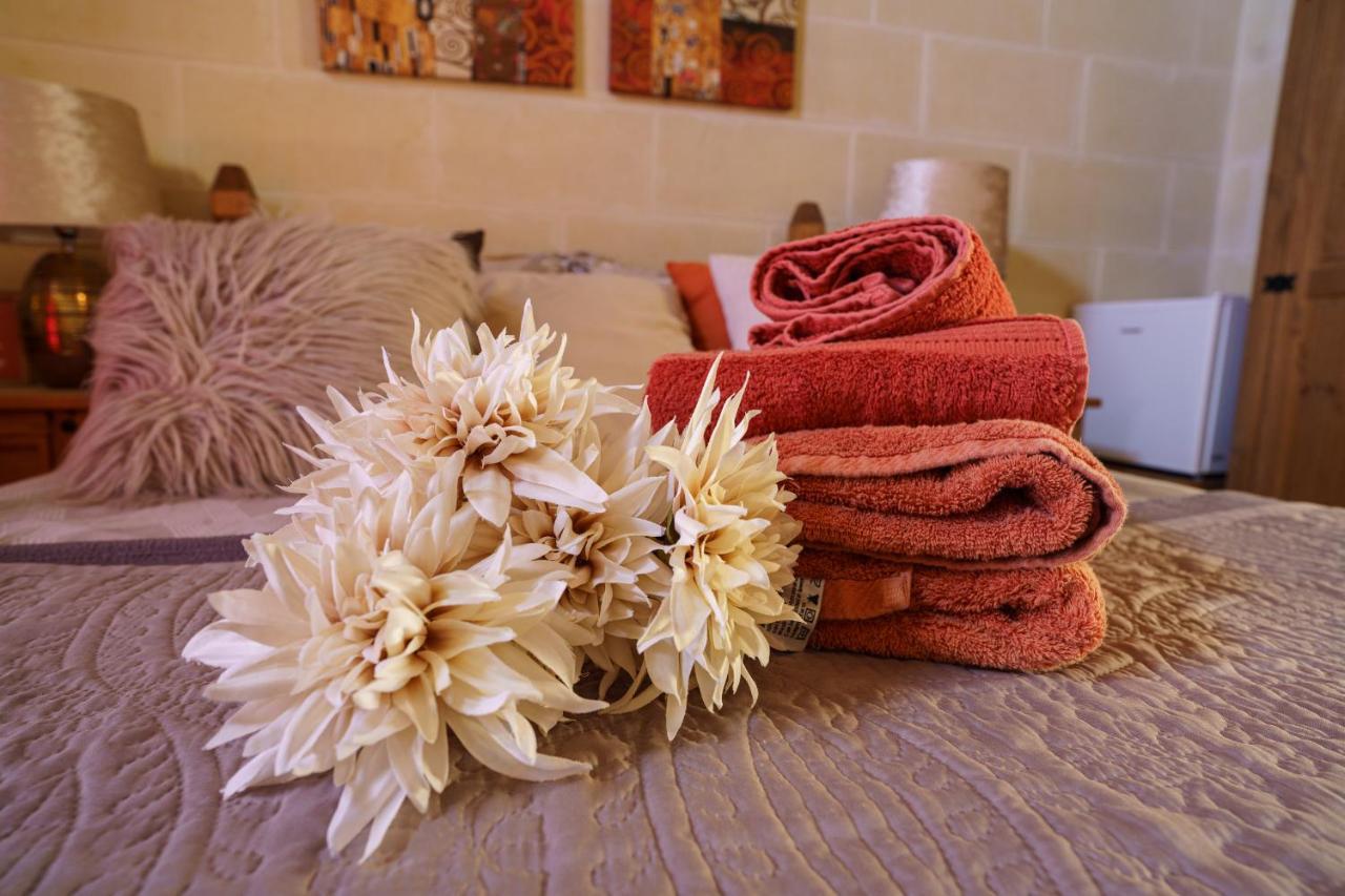 Ajuga Luxury Boutique B&B Qala Exterior photo