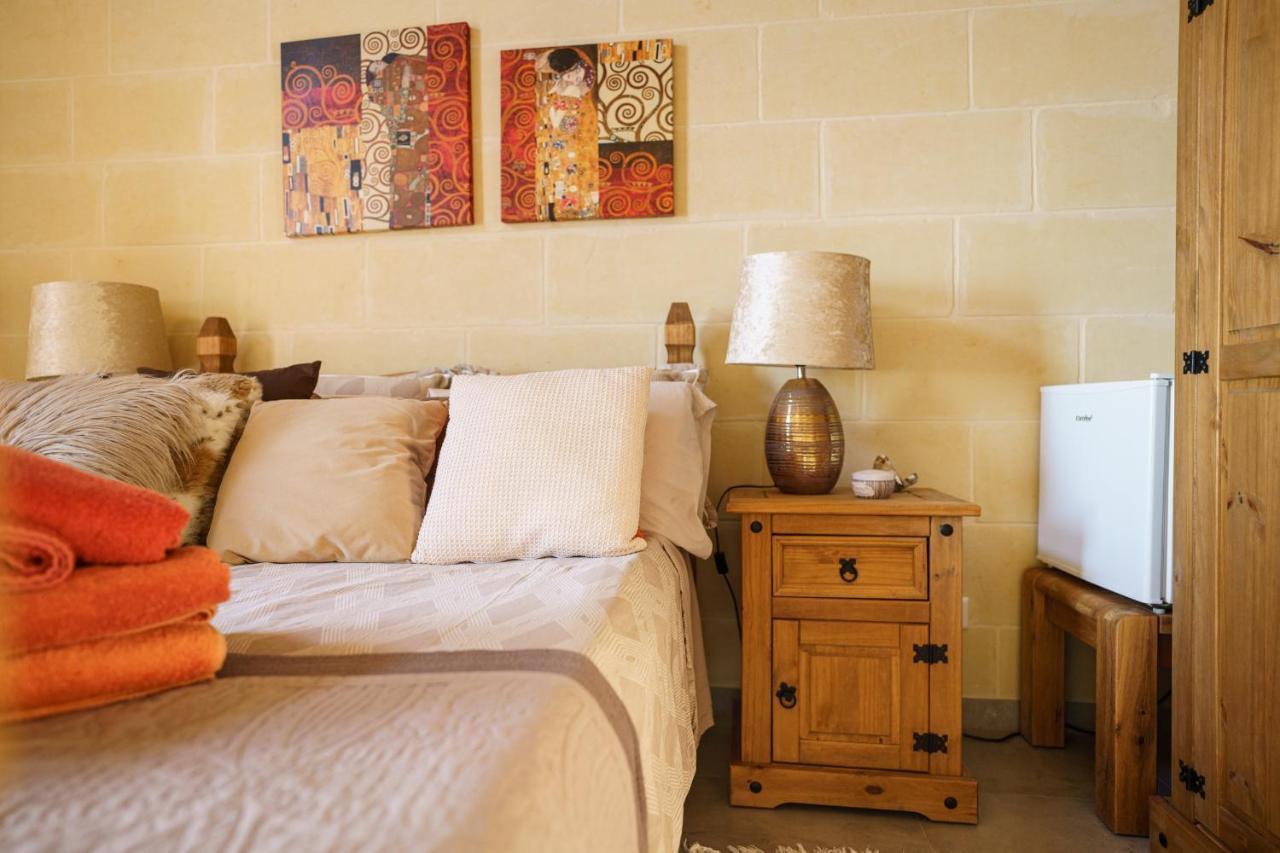 Ajuga Luxury Boutique B&B Qala Exterior photo